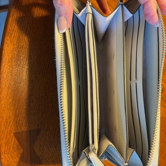 Kate Spade Pebble Grey Crossbody Purse with matching wallet - Picture 7 of 9